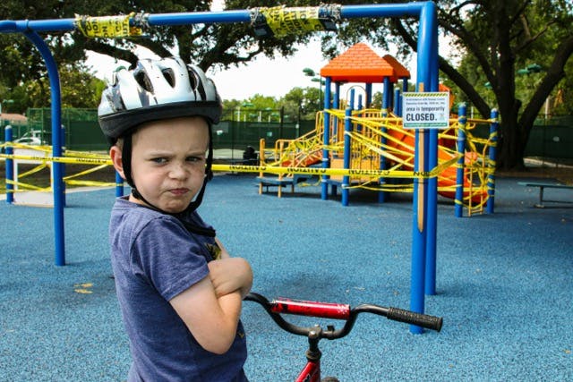 Enfant exprimant ses émotions